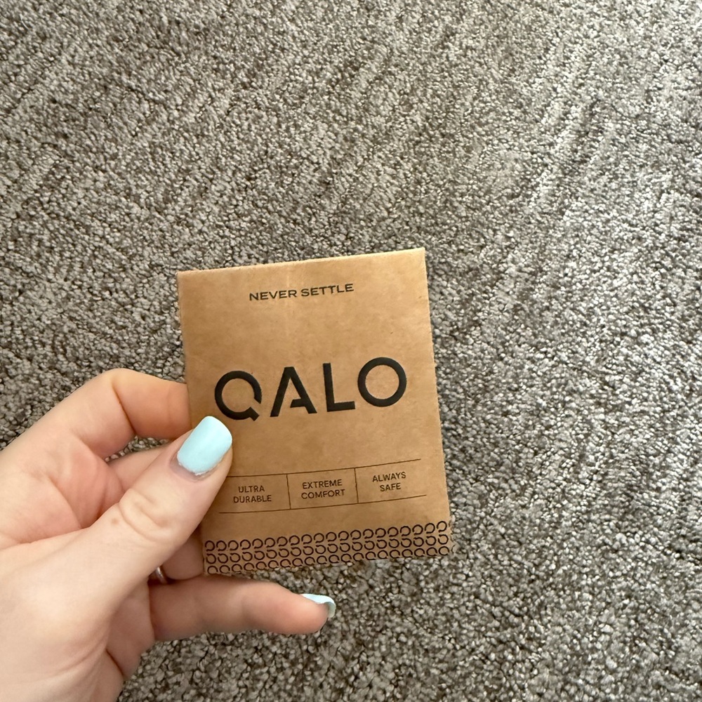 QALO Men's silicone ring.
Brand new, never worn. Too small for my fiance
Size 8